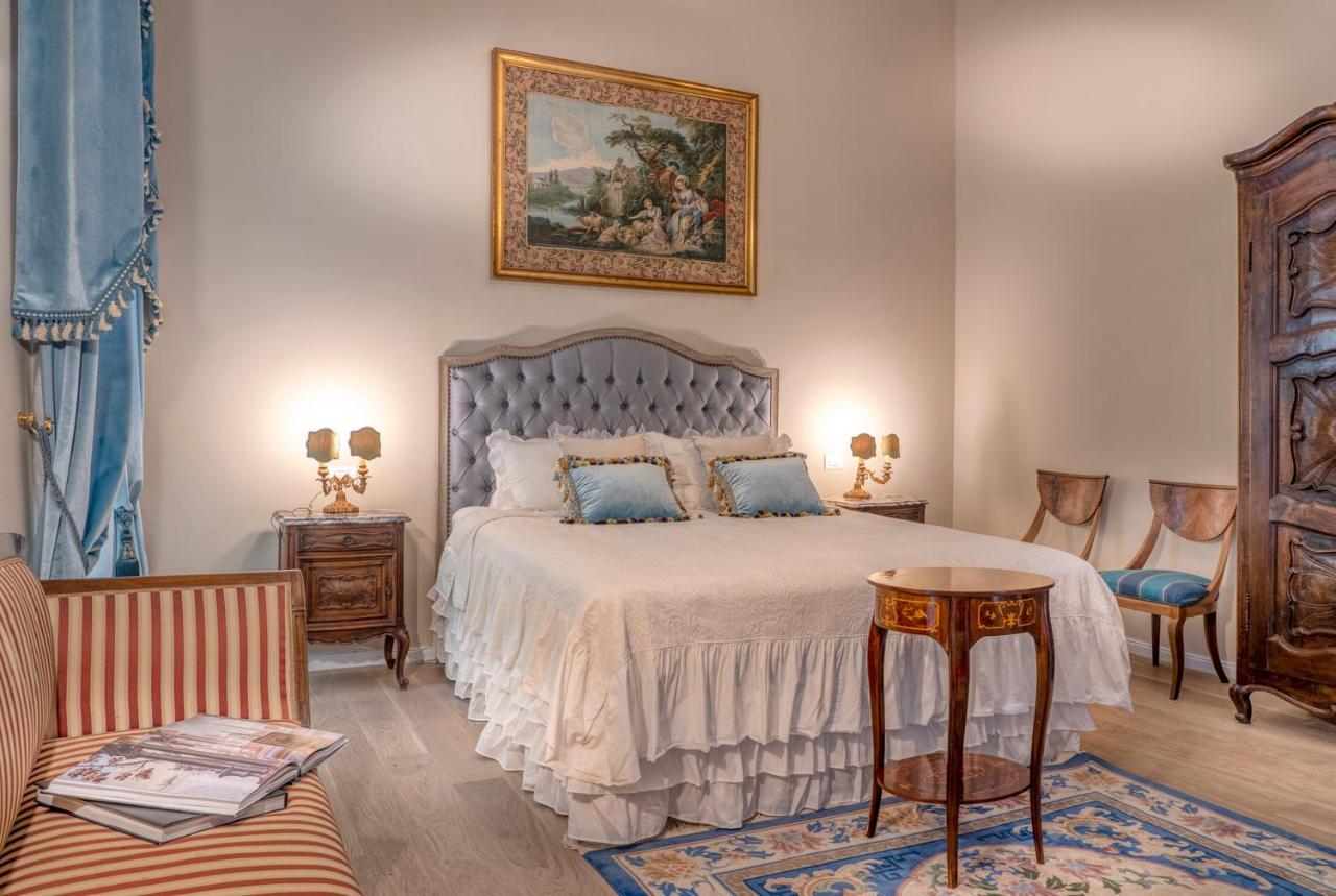 Alojamento de Acomodação e Pequeno-almoço Palazzo Cavagna Sangiuliani *